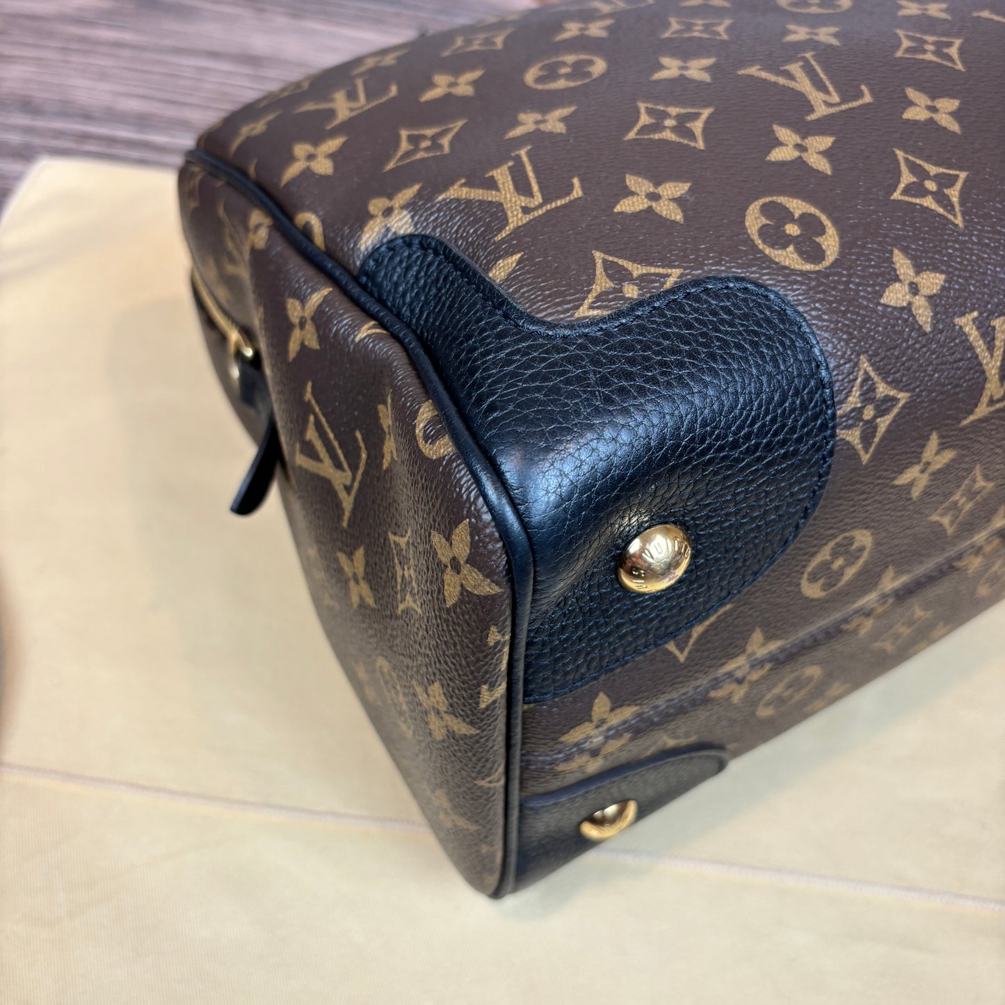 Louis Vuitton Retiro Noir