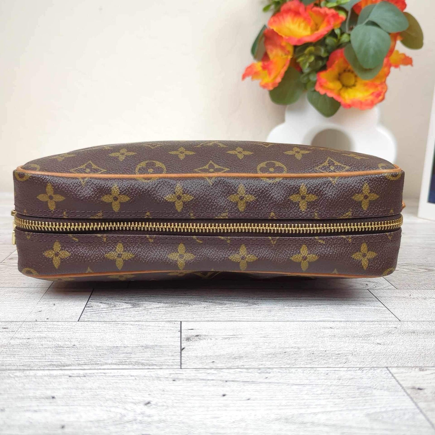 Louis Vuitton Trocadero 27 Crossbody Bag