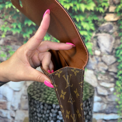 Louis Vuitton Lena Clutch