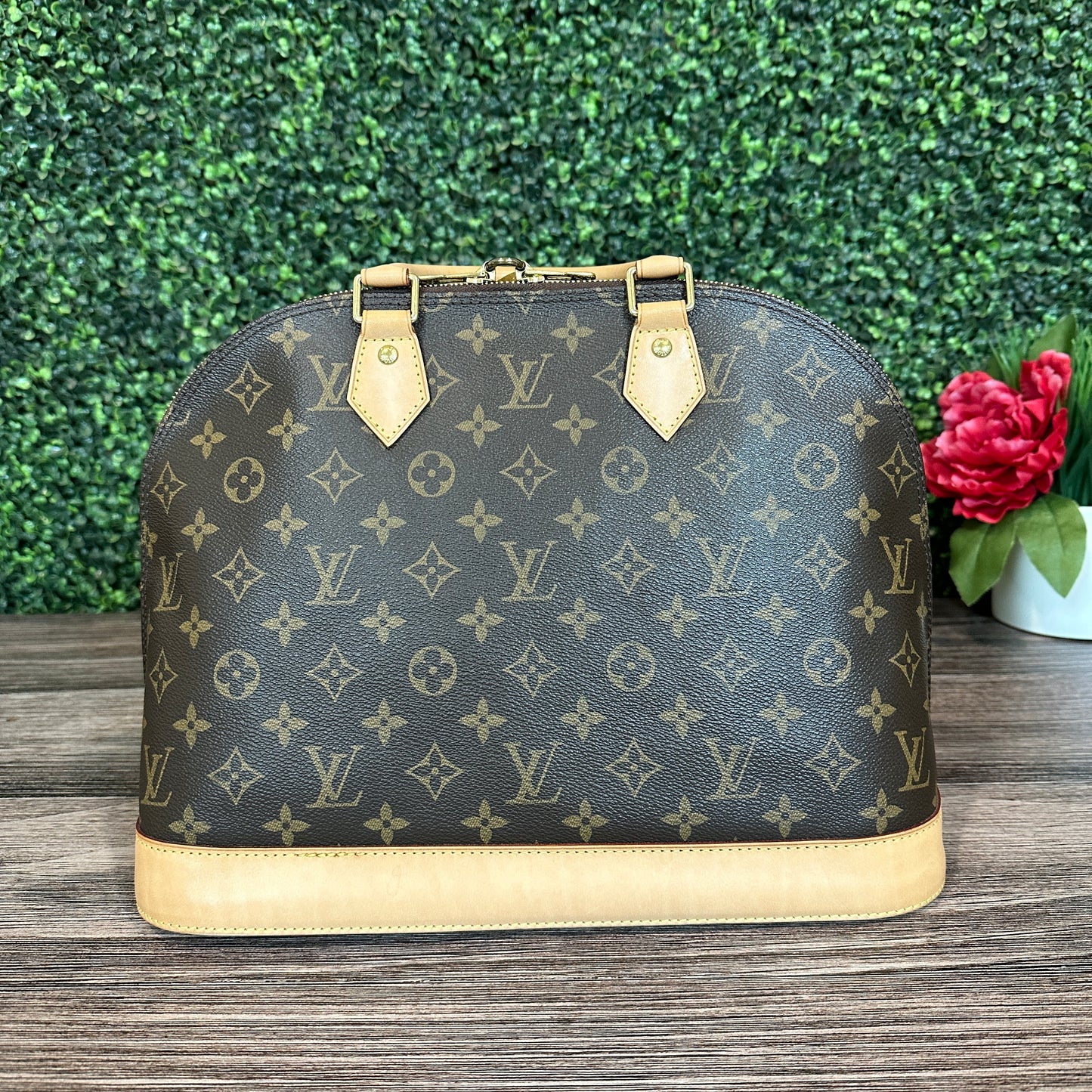 Louis Vuitton Alma MM Monogram
