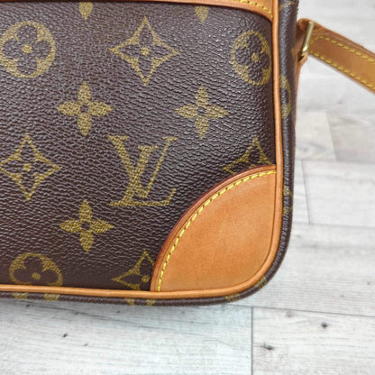 Louis Vuitton Trocadero 27 Crossbody Bag