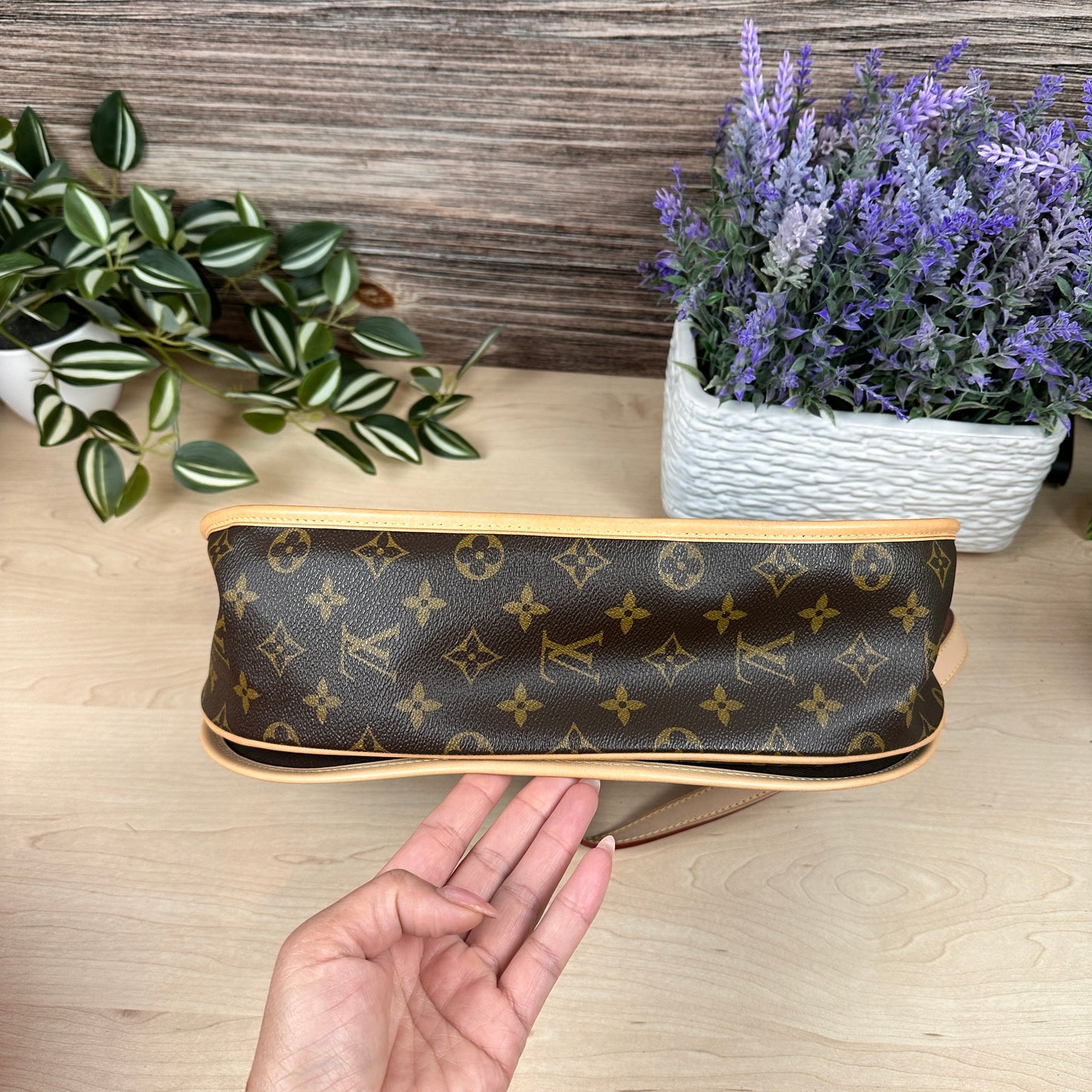 Louis Vuitton Menilmontant GM