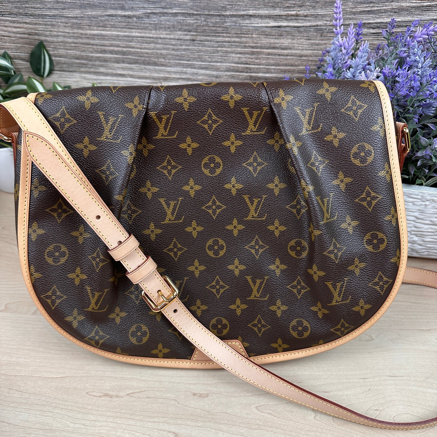 Louis Vuitton Menilmontant GM