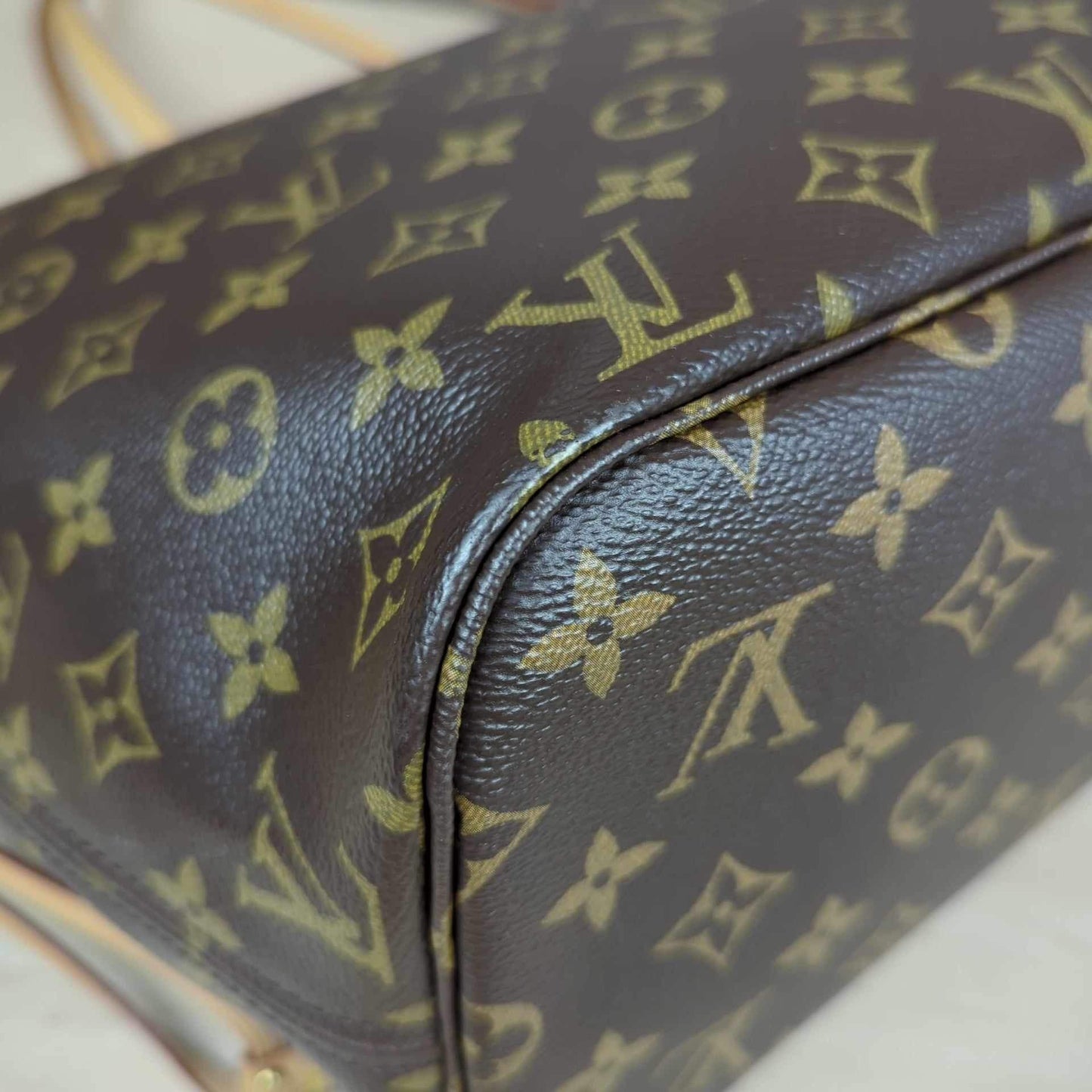 Louis Vuitton Limited Edition Grenade Pink V Neverfull MM