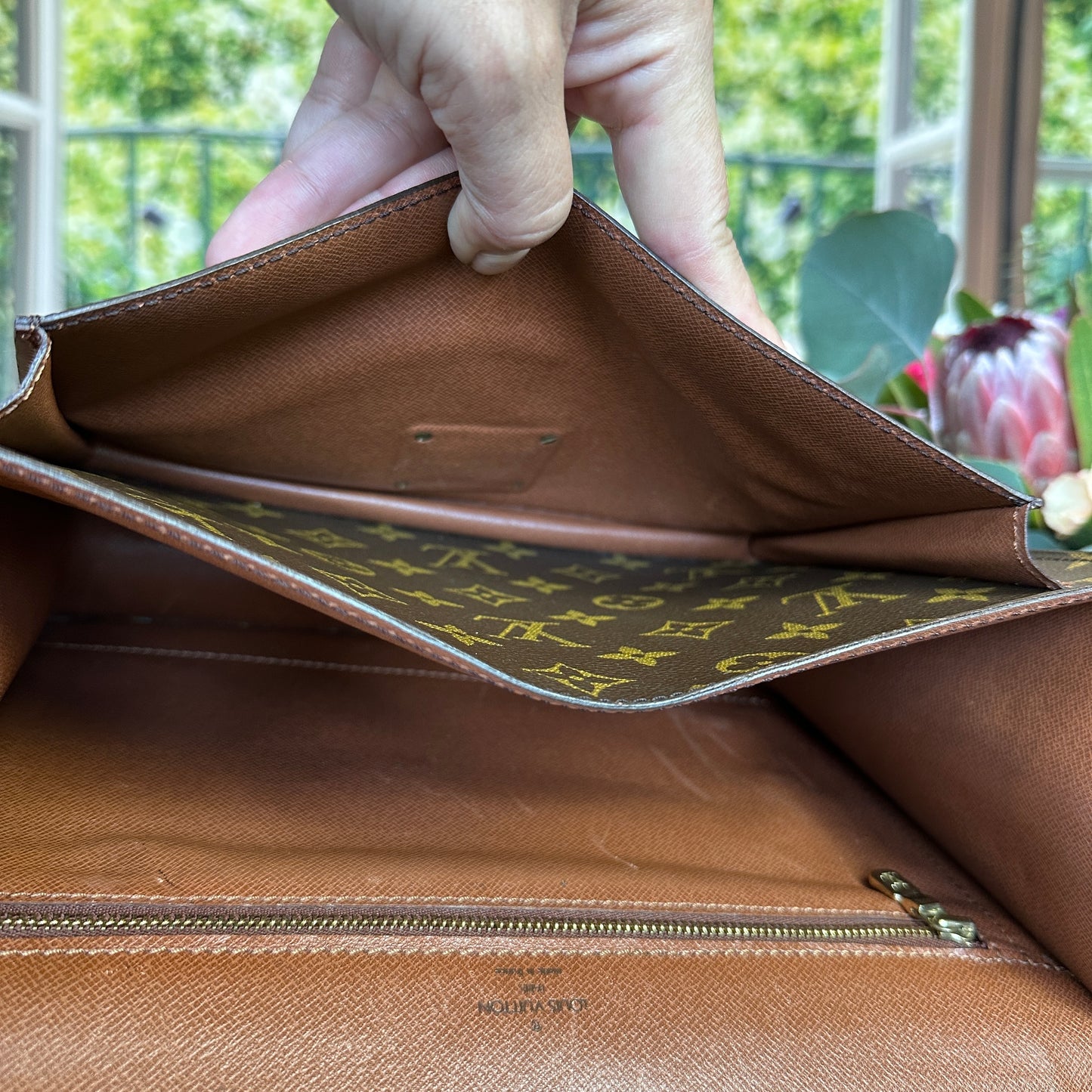 Louis Vuitton Vintage Monceau 28