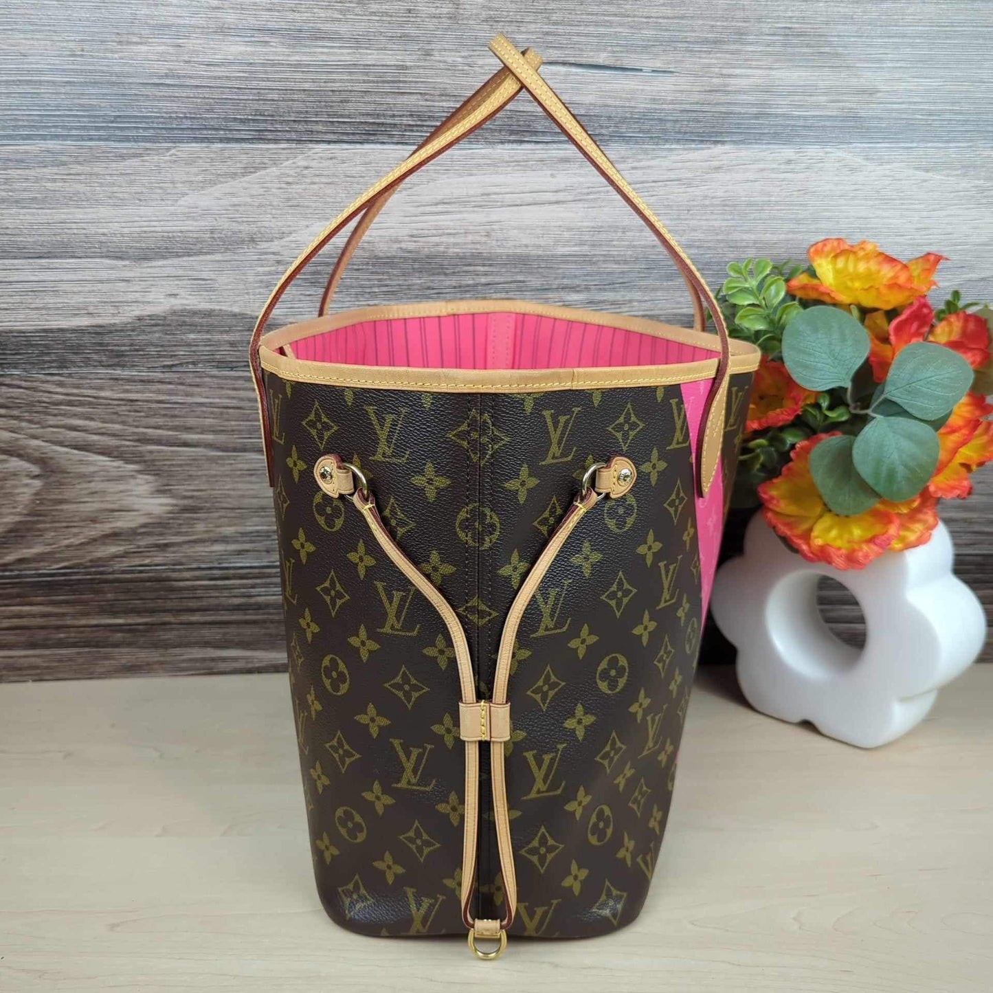 Louis Vuitton Limited Edition Grenade Pink V Neverfull MM