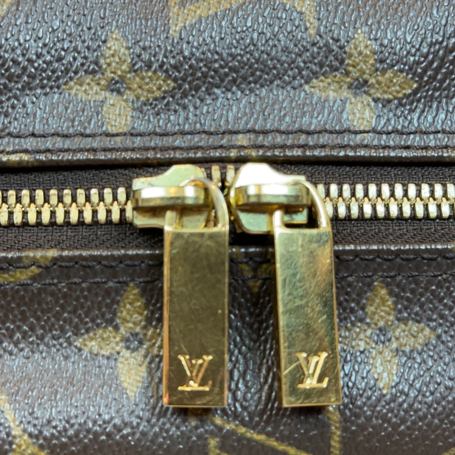 Louis Vuitton Monogram Canvas Cite MM Shoulder Bag