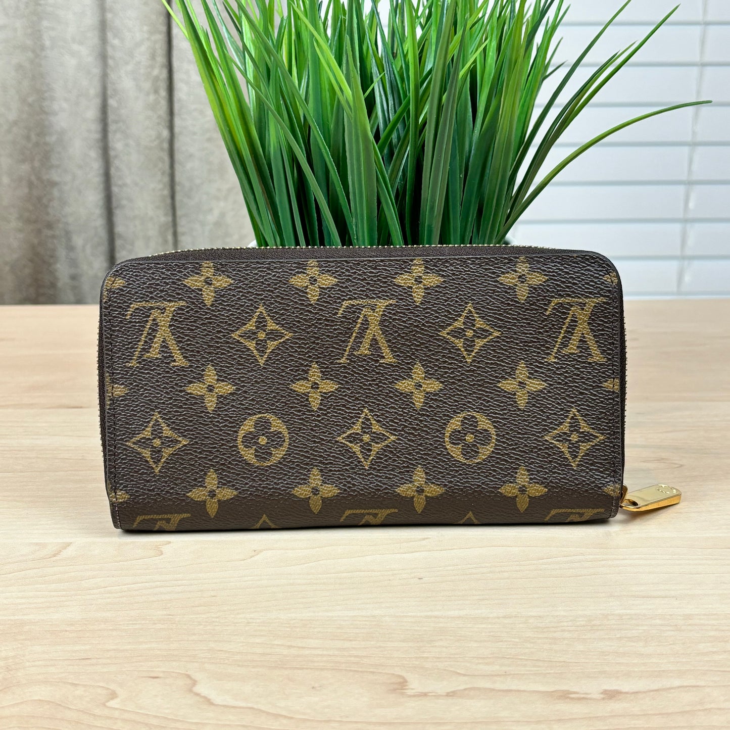 Louis Vuitton Limited Edition Christmas Zippy Wallet