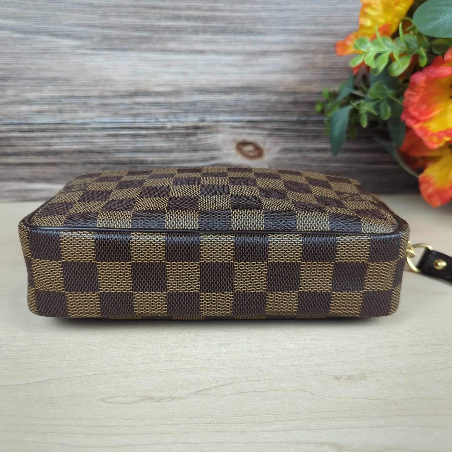 Louis Vuitton Damier Canvas Macao Wristlet Clutch