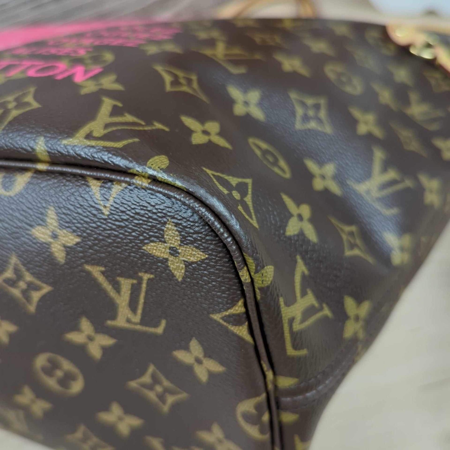 Louis Vuitton Limited Edition Grenade Pink V Neverfull MM