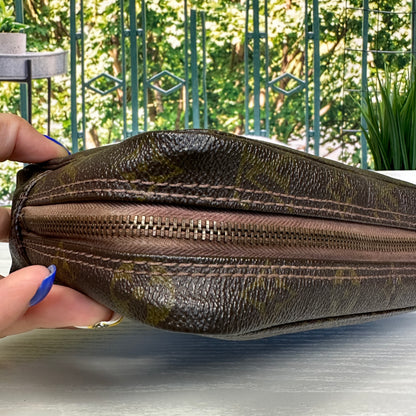 Louis Vuitton Trousse Toilet 23
