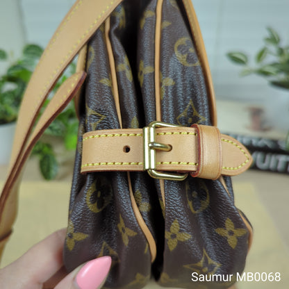 Louis Vuitton Monogram Saumur 30 Messenger Bag