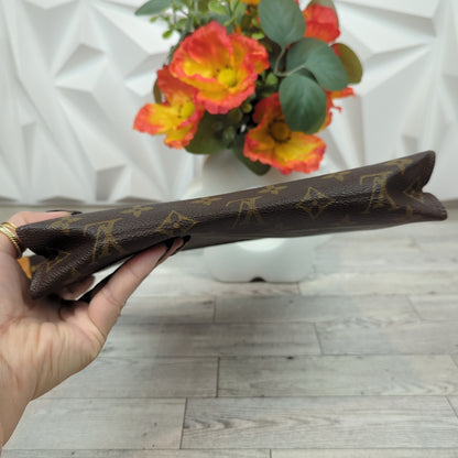 Louis Vuitton Toiletry 26