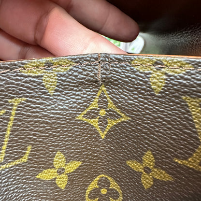 Louis Vuitton Vintage Dame Clutch