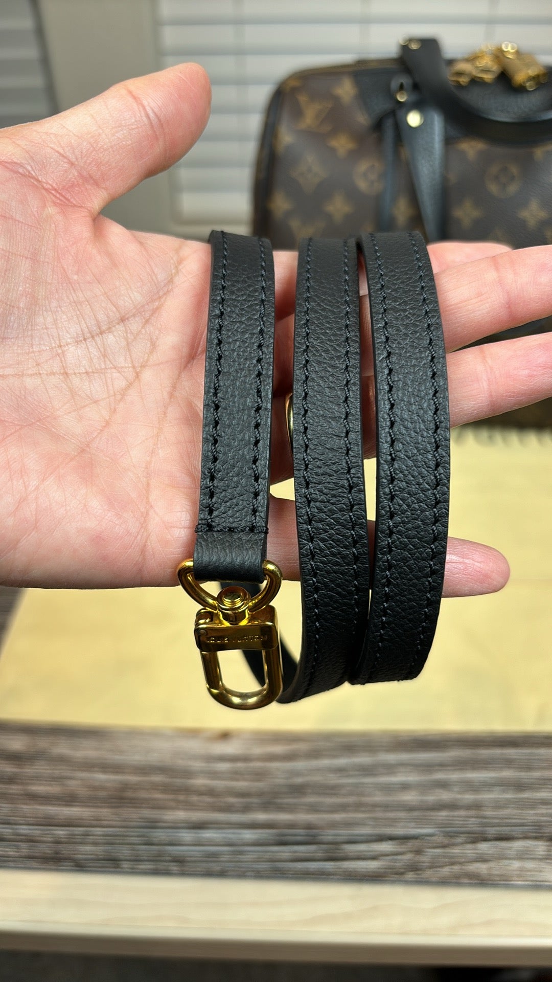 Louis Vuitton Retiro Noir