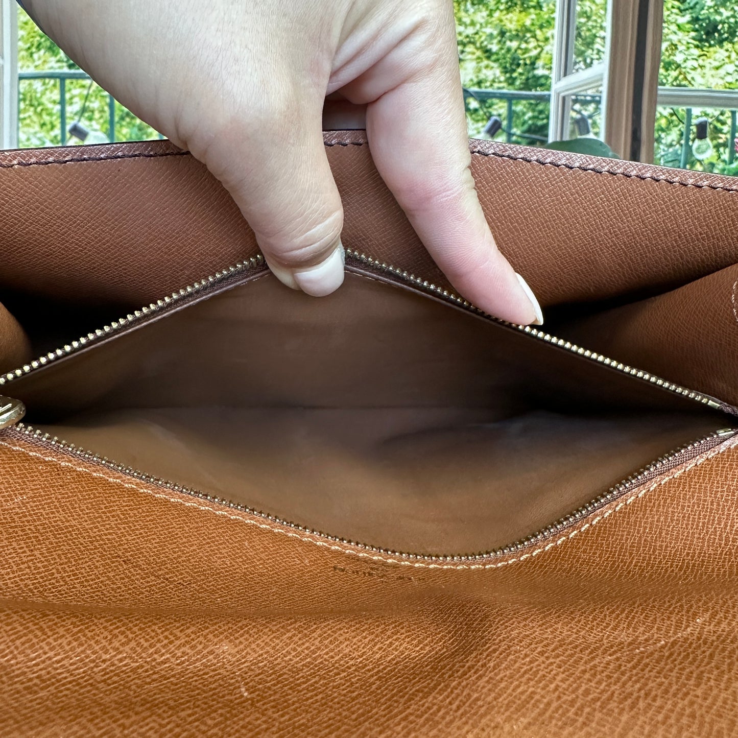 Louis Vuitton Vintage Monceau 28