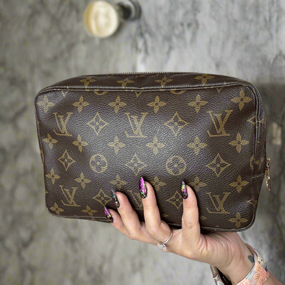 Louis Vuitton Trousse 23