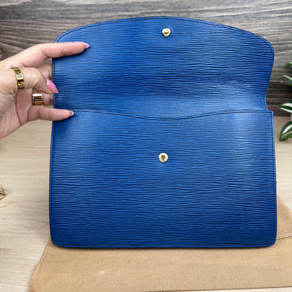 Louis Vuitton Toledo Blue Epi Leather Montaigne Clutch