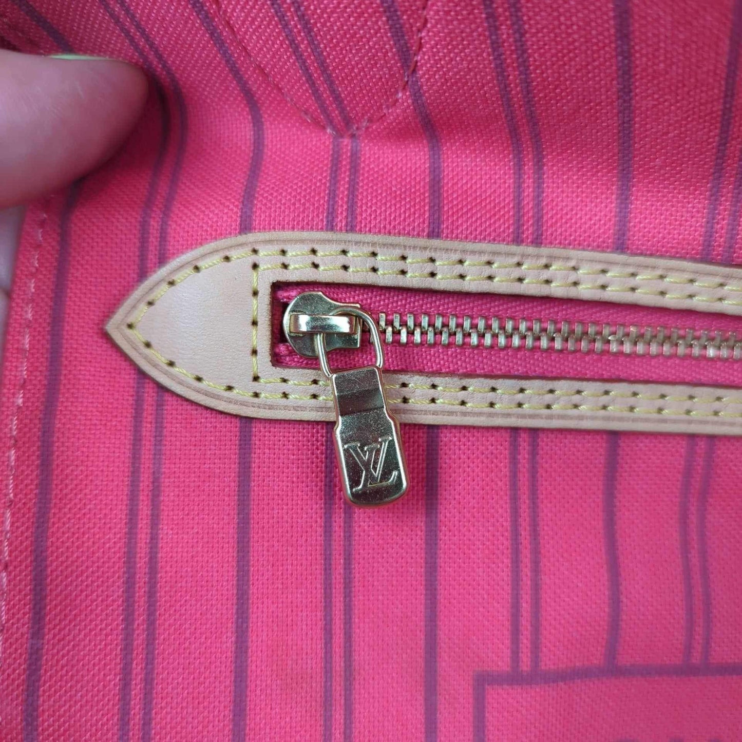 Louis Vuitton Limited Edition Grenade Pink V Neverfull MM