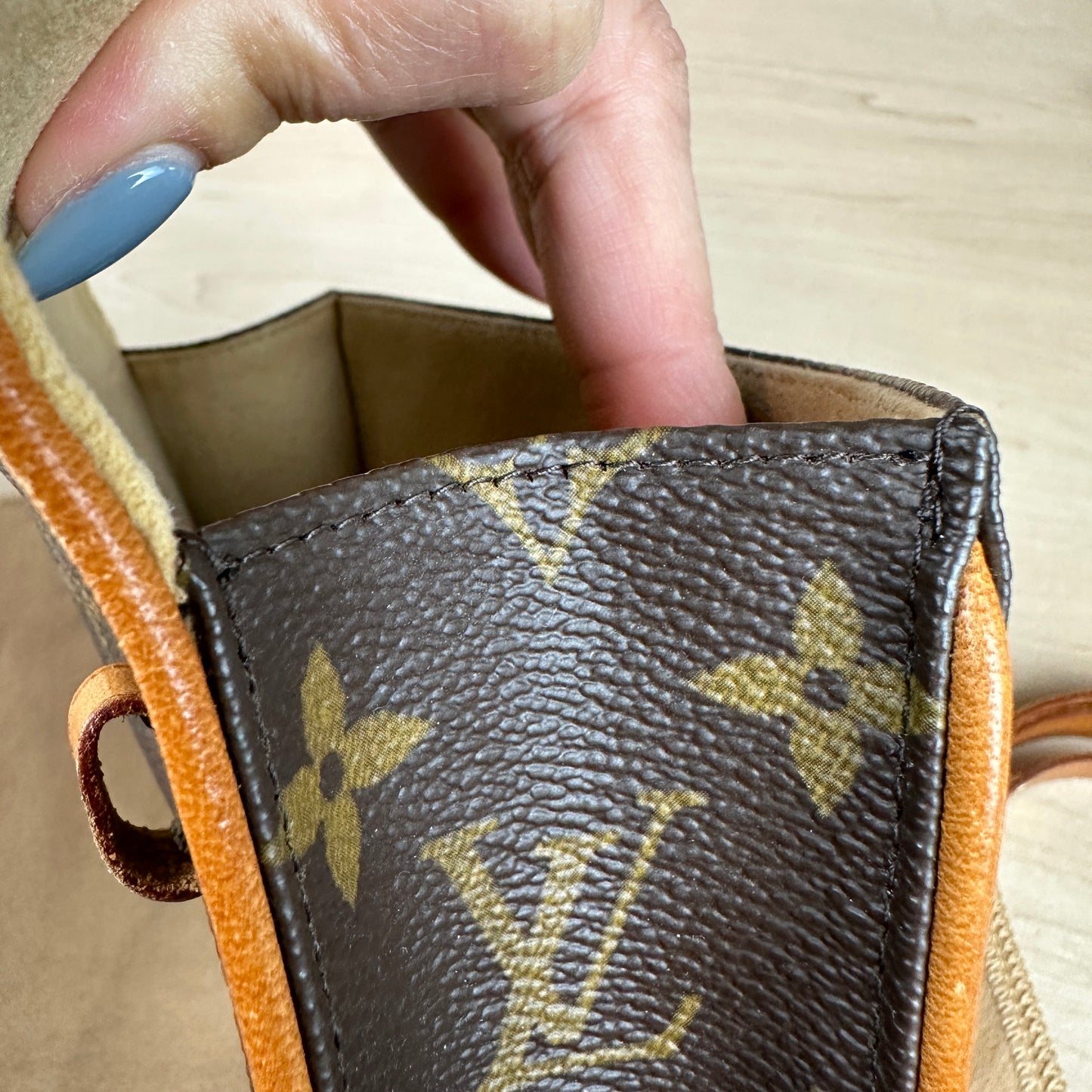 Louis Vuitton Florentine Pochette Belt Bag