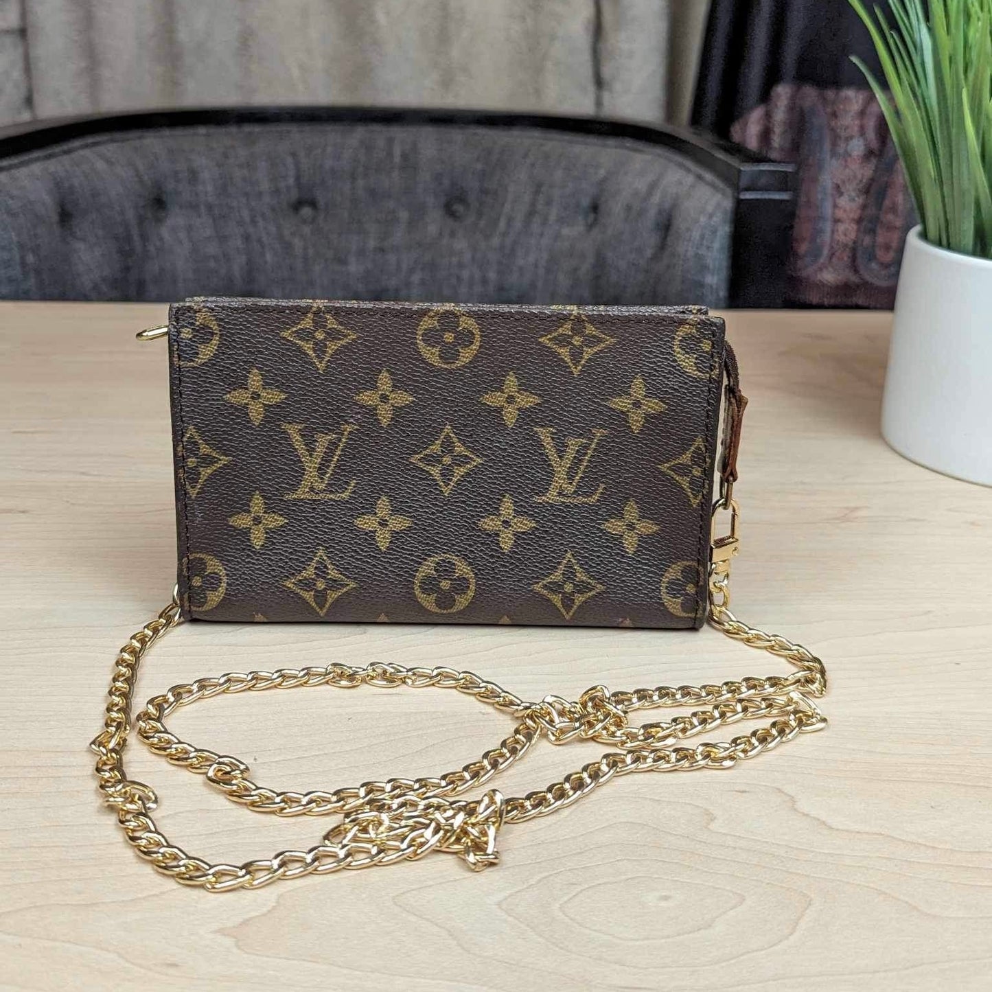 Louis Vuitton Monogram Bucket Pochette