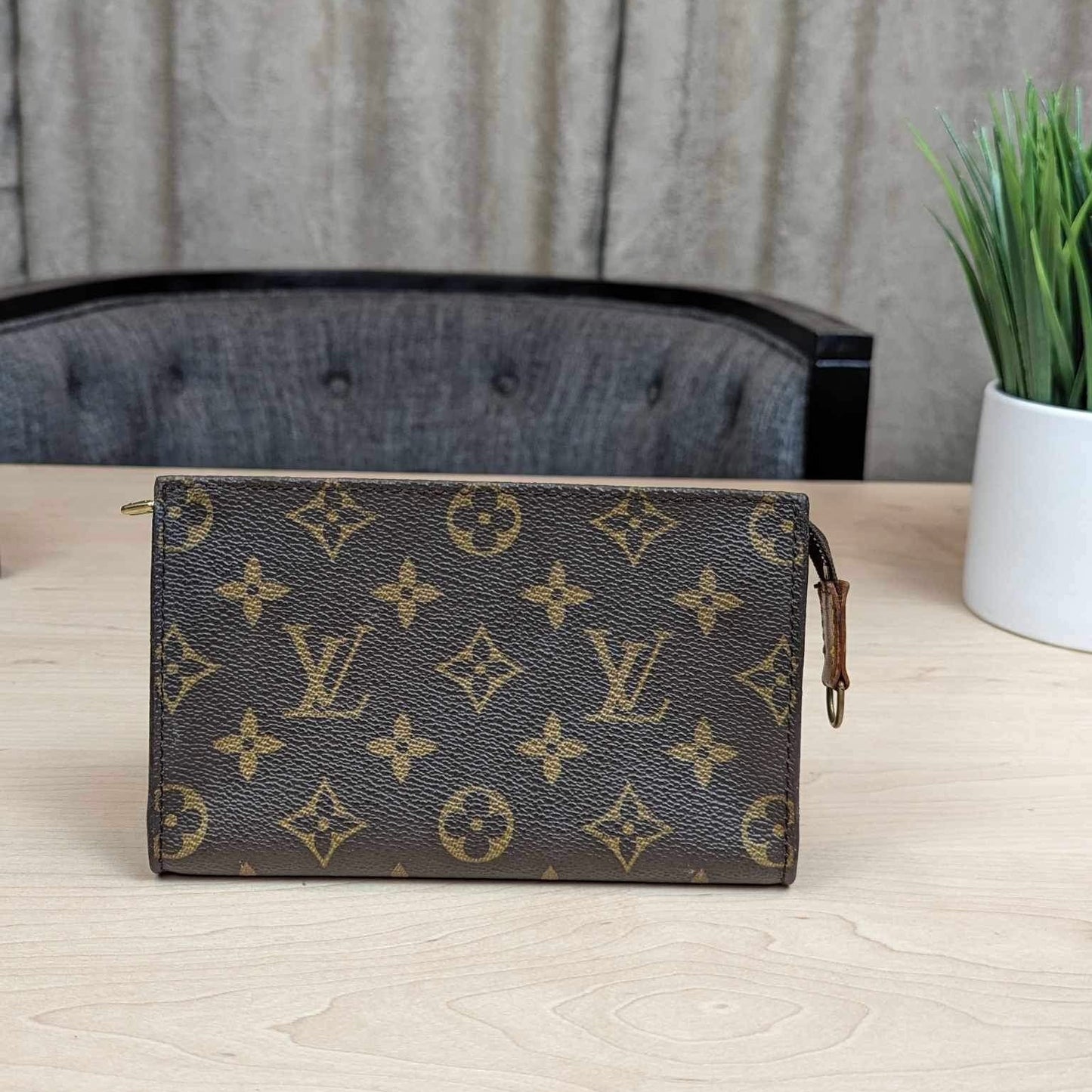 Louis Vuitton Monogram Bucket Pochette