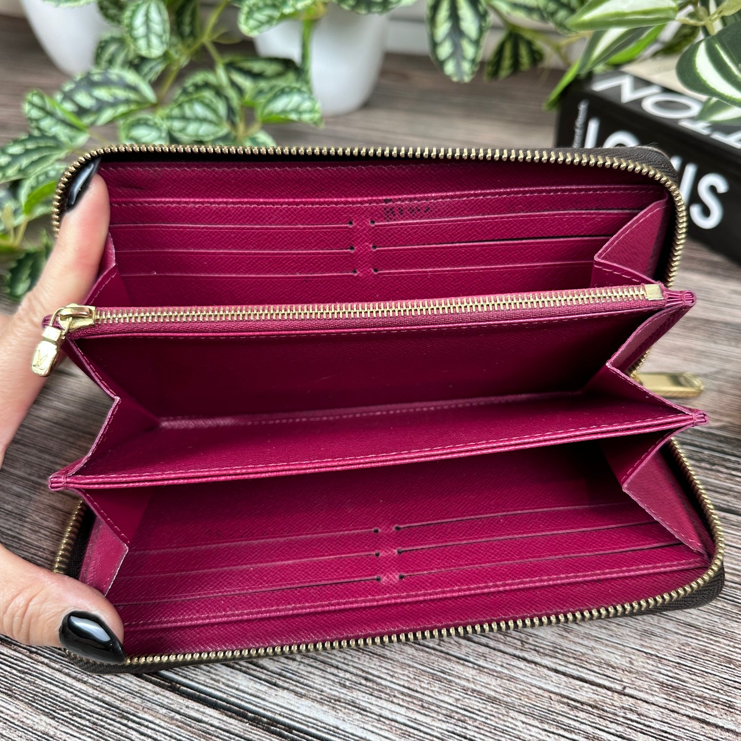Louis Vuitton Monogram Zippy Wallet Fuchsia