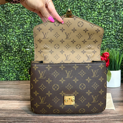 Louis Vuitton Reverse Monogram Pochette Metis