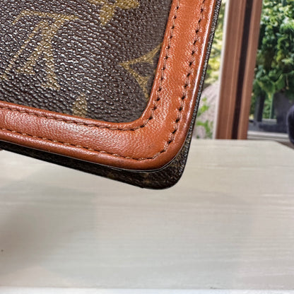 Louis Vuitton Vintage Dame Clutch