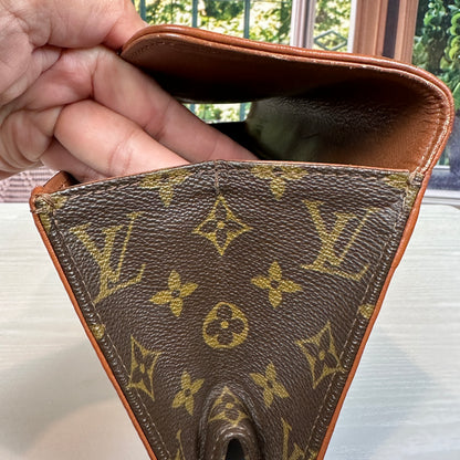 Louis Vuitton Vintage Dame Clutch