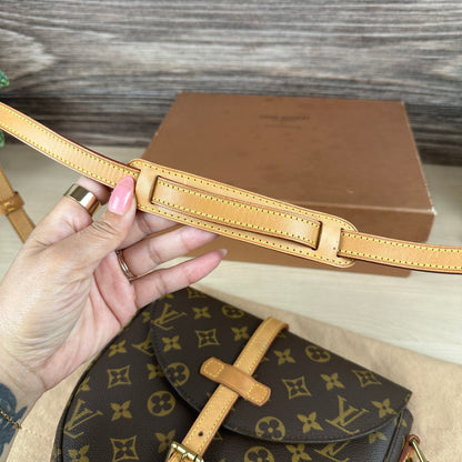 Louis Vuitton Chantilly MM Crossbody