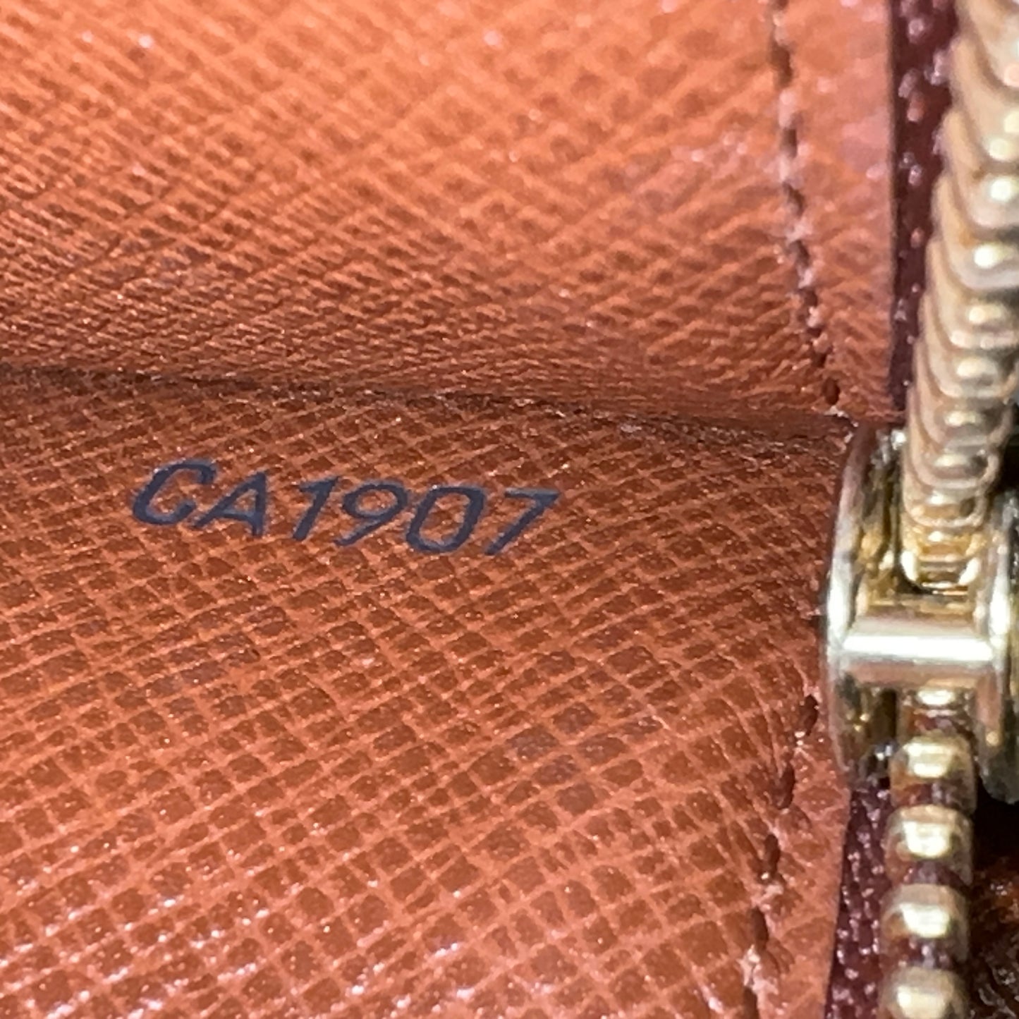 Louis Vuitton Monogram Sarah Wallet Old Model