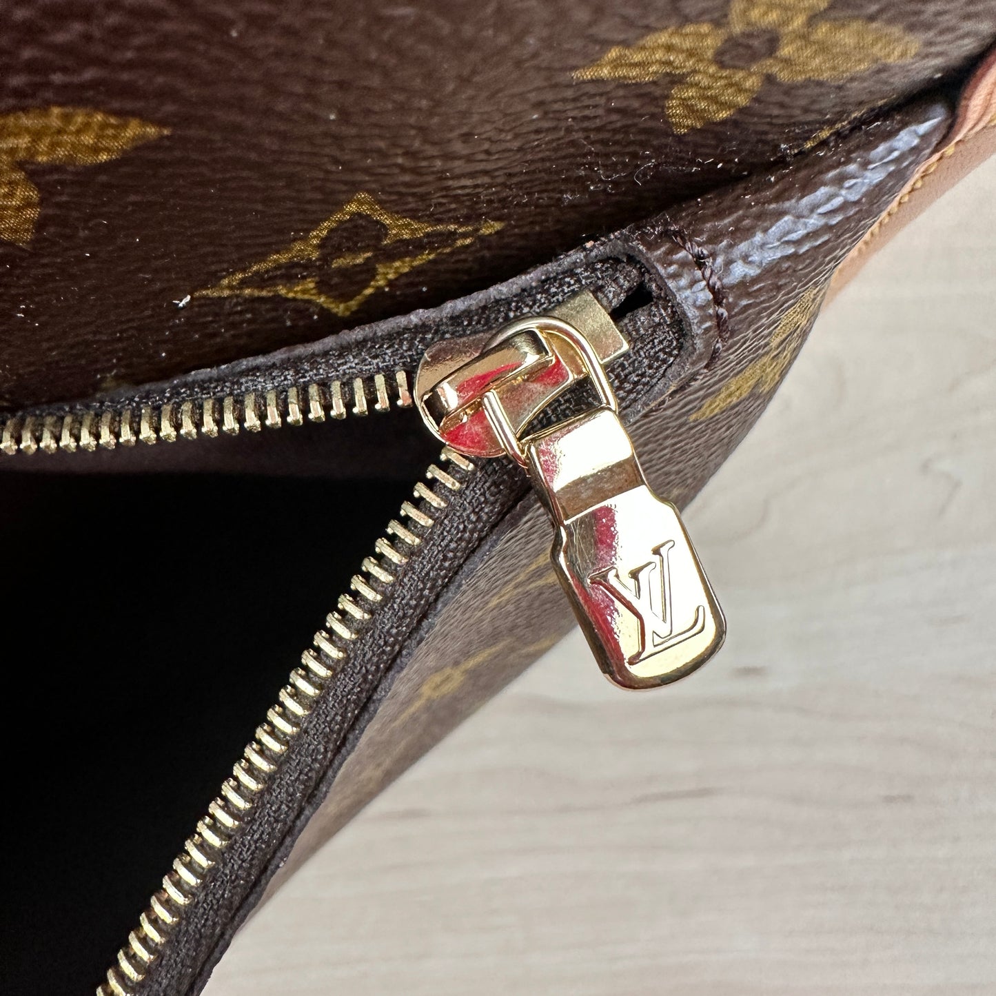Louis Vuitton Menilmontant GM