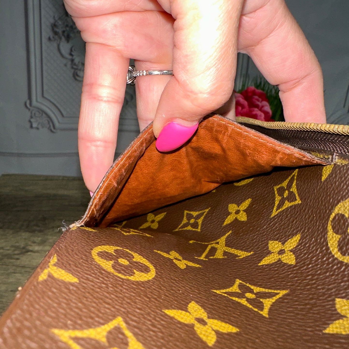 Louis Vuitton Escapade Travel Organizer Zip Wallet