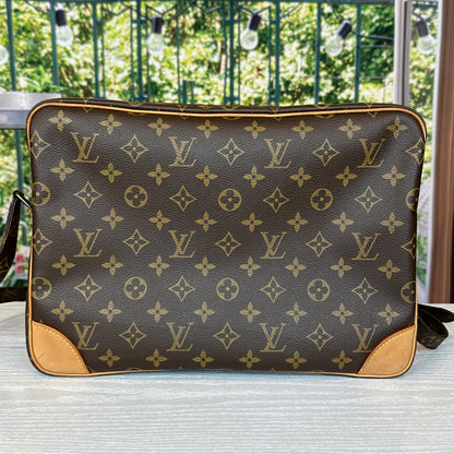 Louis Vuitton Nile GM Crossbody Bag Monogram Canvas