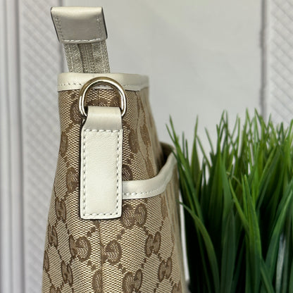 Gucci Classic GG Flat Medium Messenger Bag OffWhite