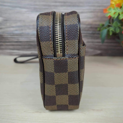 Louis Vuitton Damier Canvas Macao Wristlet Clutch