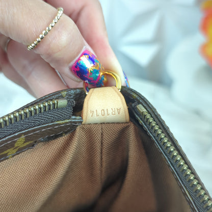 Louis Vuitton Cabas Mezzo