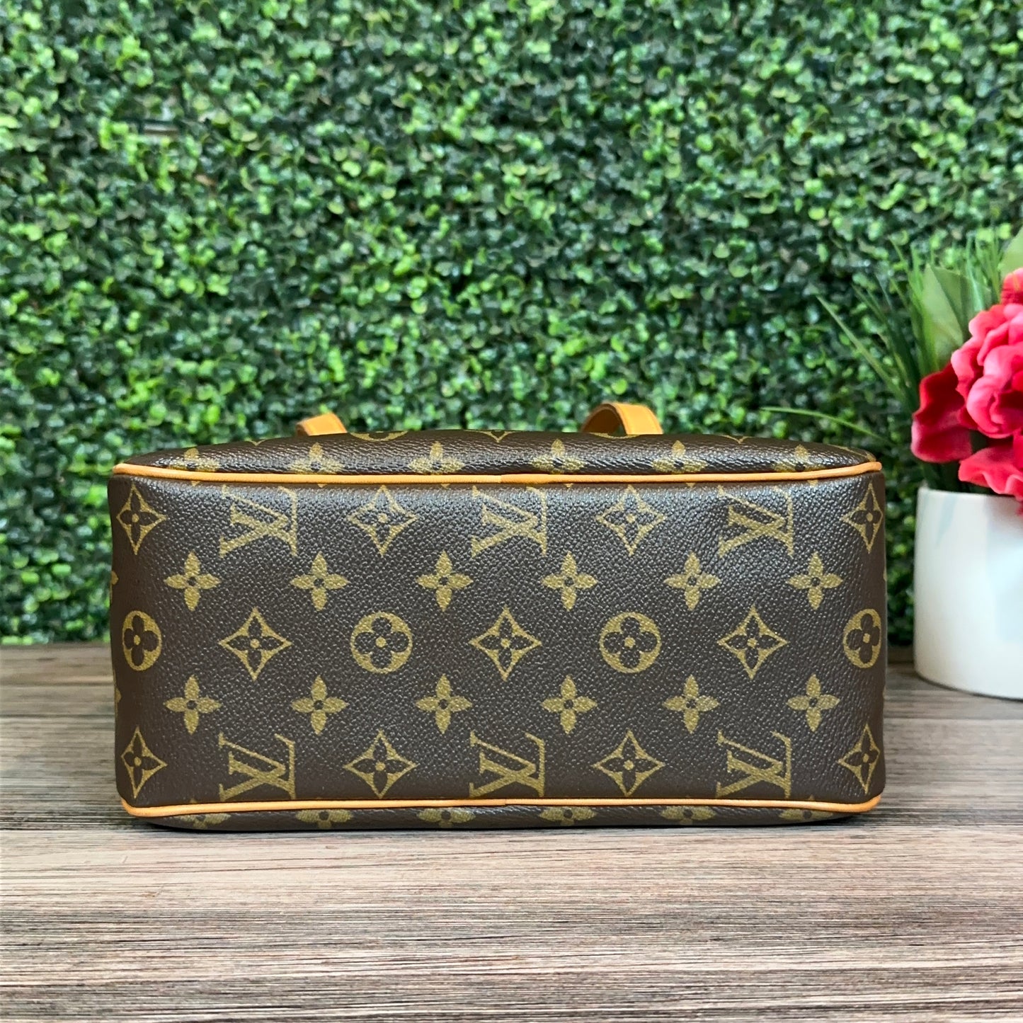 Louis Vuitton Monogram Canvas Cite MM Shoulder Bag