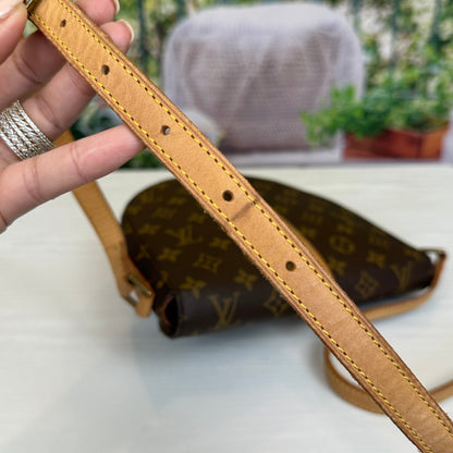 Louis Vuitton Monogram Chantilly MM Crossbody Bag