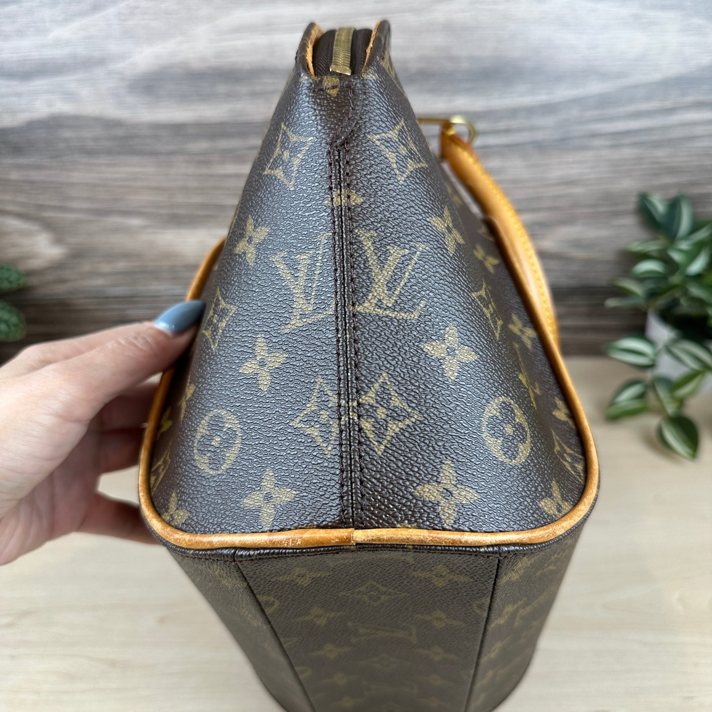 Louis Vuitton Ellipse MM