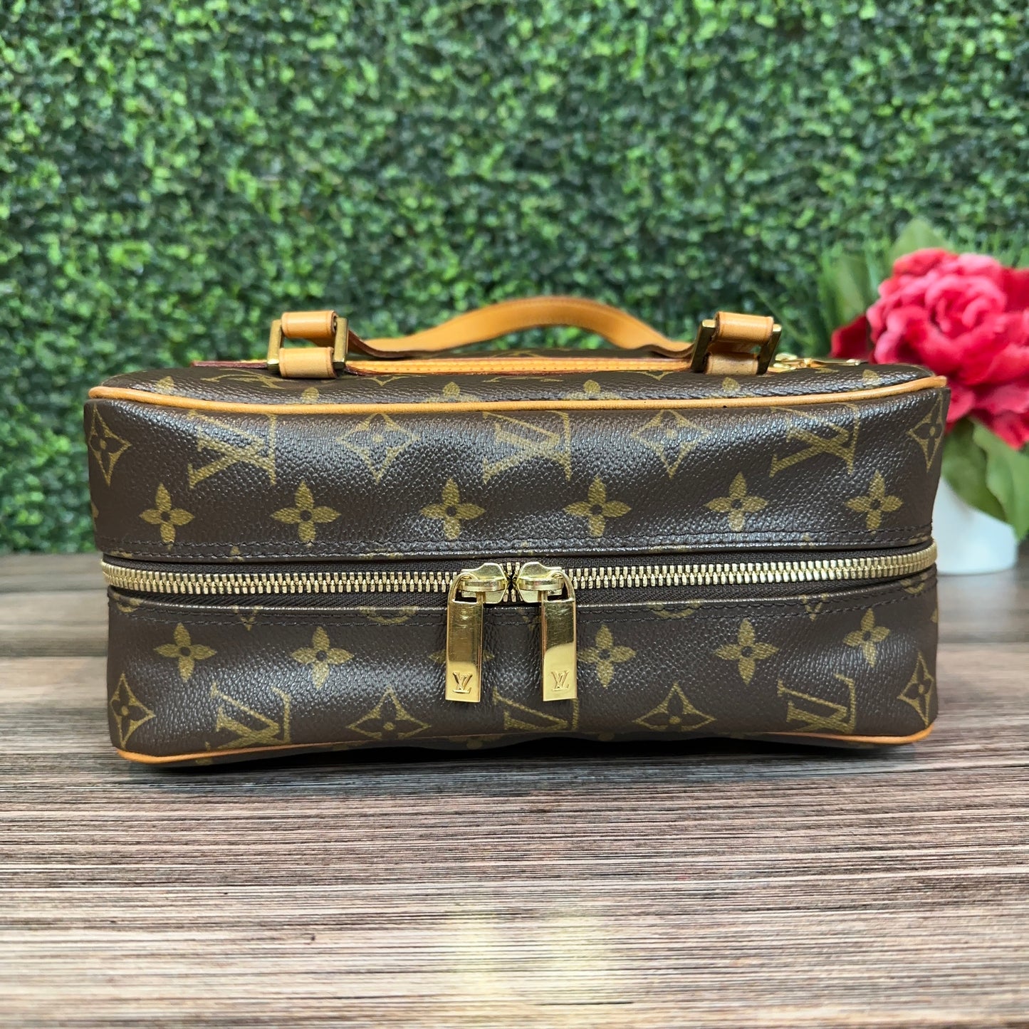 Louis Vuitton Monogram Canvas Cite MM Shoulder Bag