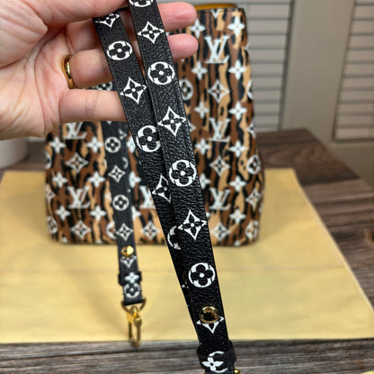 Louis Vuitton Limited Edition Monogram Giant Jungle NéoNoé
