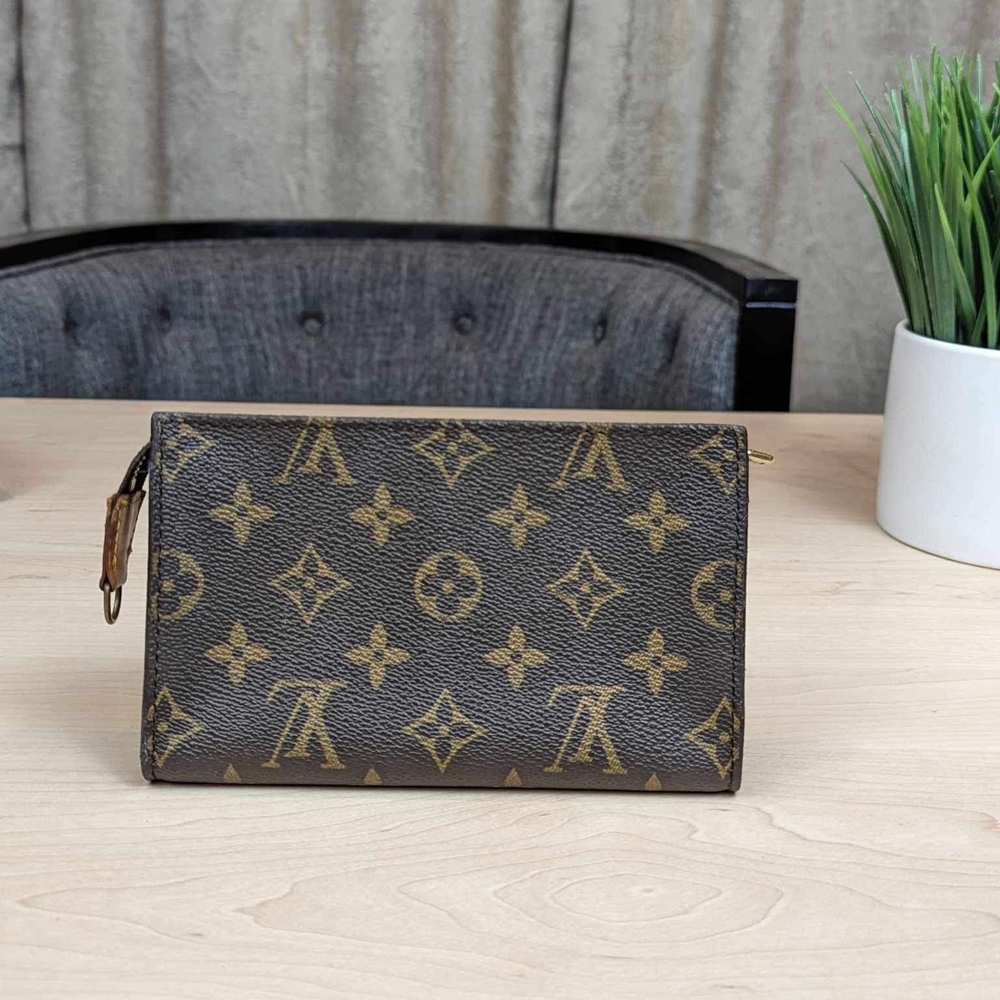 Louis Vuitton Monogram Bucket Pochette