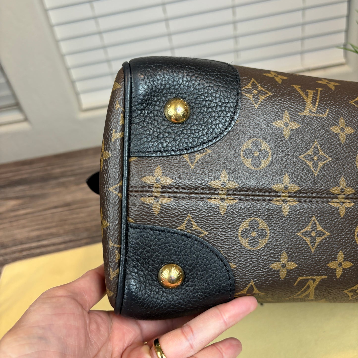 Louis Vuitton Retiro Noir