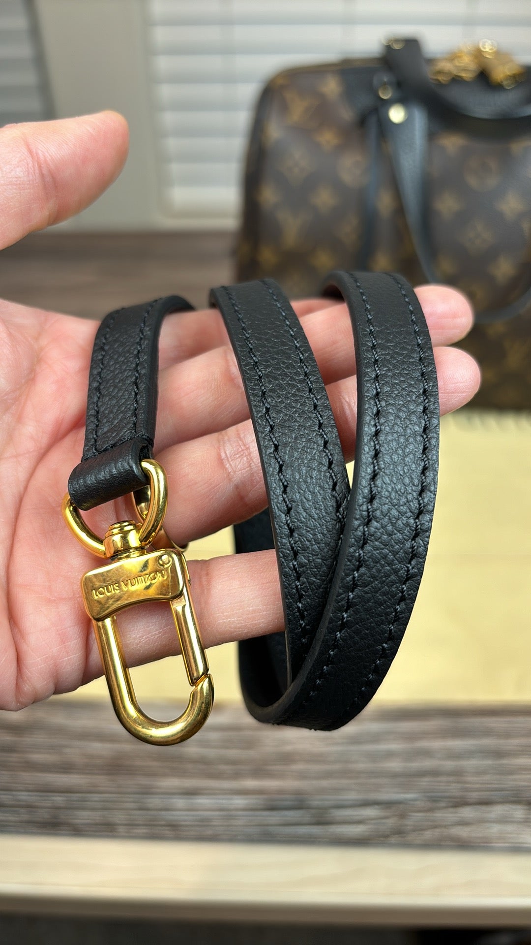 Louis Vuitton Retiro Noir