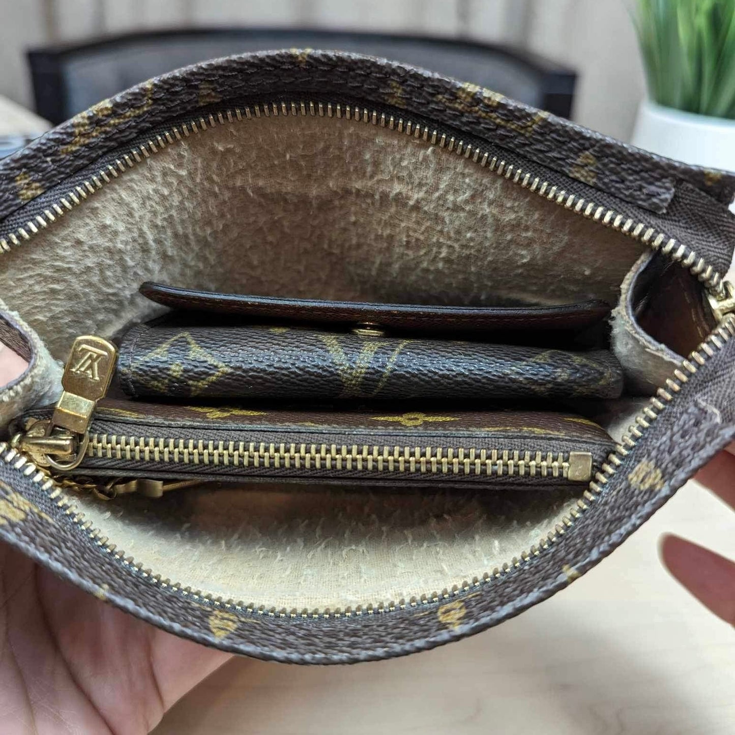 Louis Vuitton Monogram Bucket Pochette