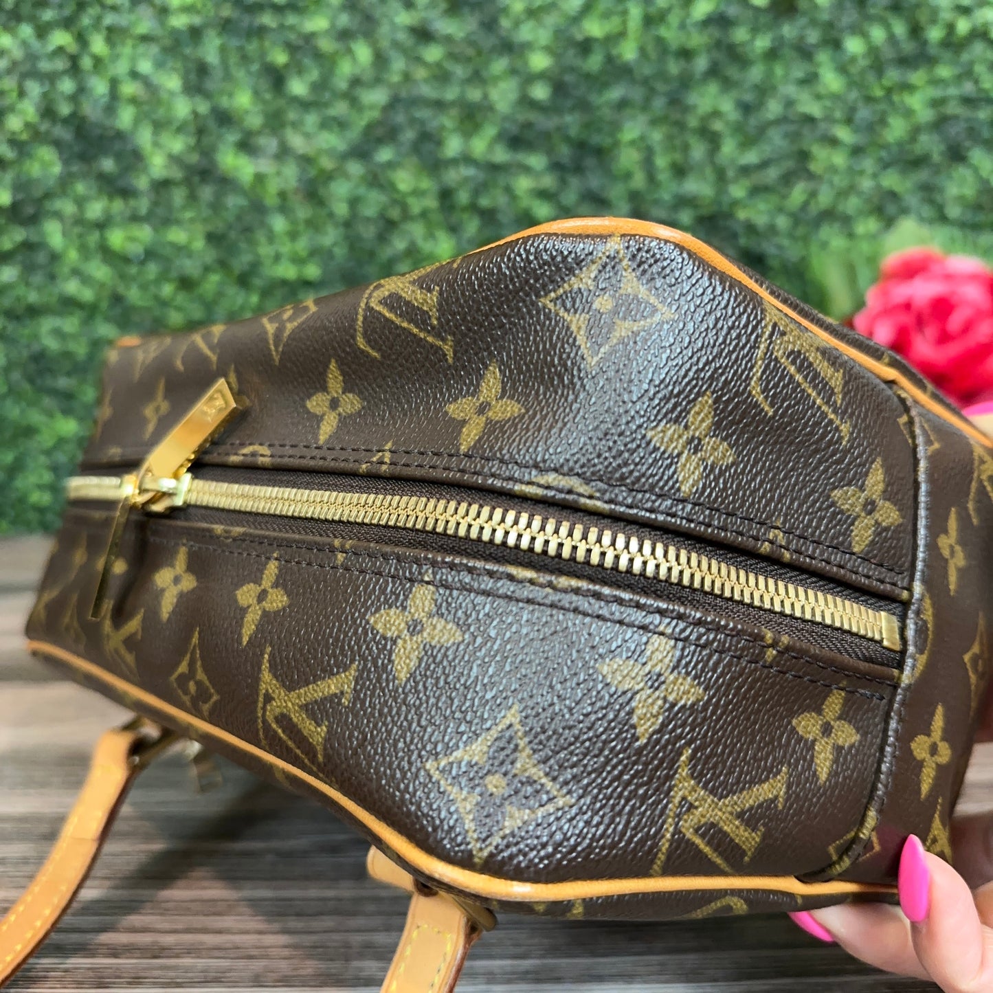 Louis Vuitton Monogram Canvas Cite MM Shoulder Bag