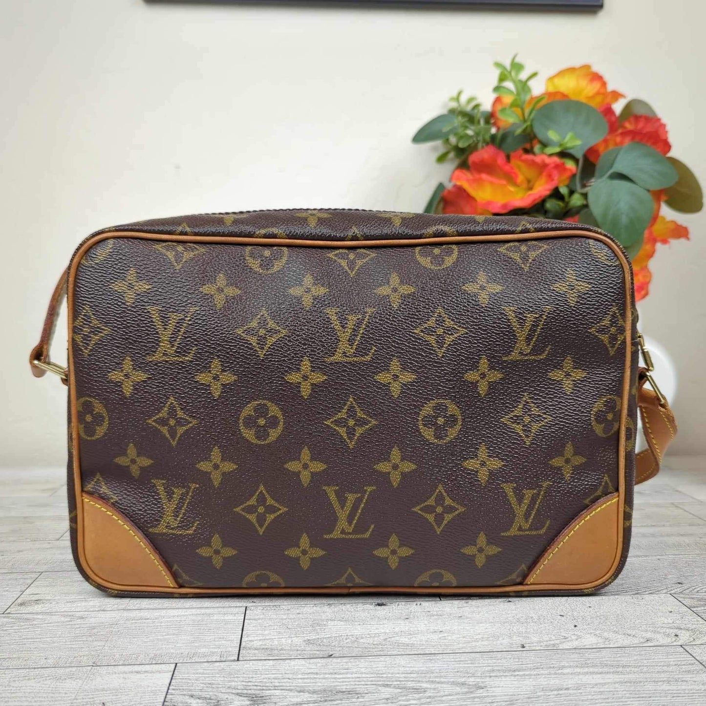 Louis Vuitton Trocadero 27 Crossbody Bag