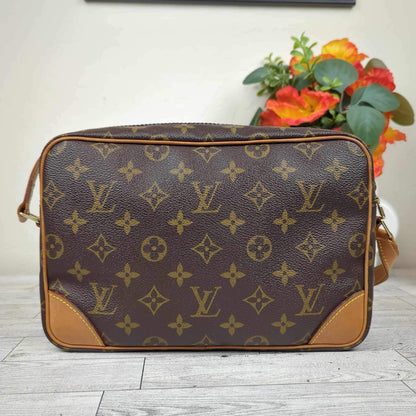 Louis Vuitton Trocadero 27 Crossbody Bag